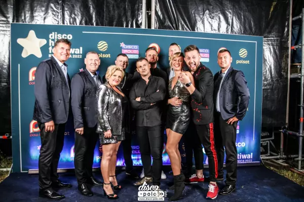 Bayer Full, Cliver i Baby Full razem na jednej scenie! Muzycy podczas Disco Hit Festival Kobylnica wykonali legendarny przebój disco polo!