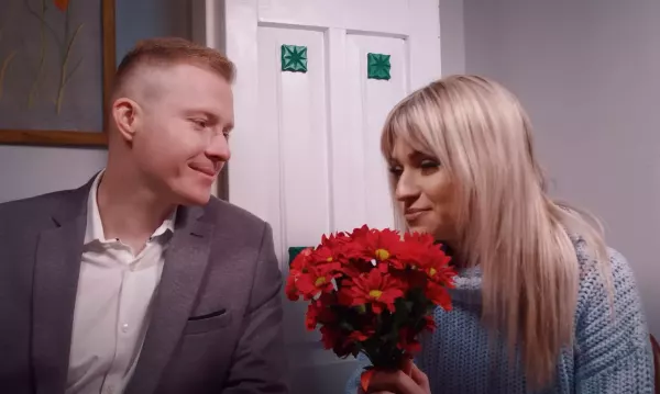 „Biała koszula„ nowym hitem disco polo?! Folkowa produkcja zespołu Renoma podbija serca słuchaczy!