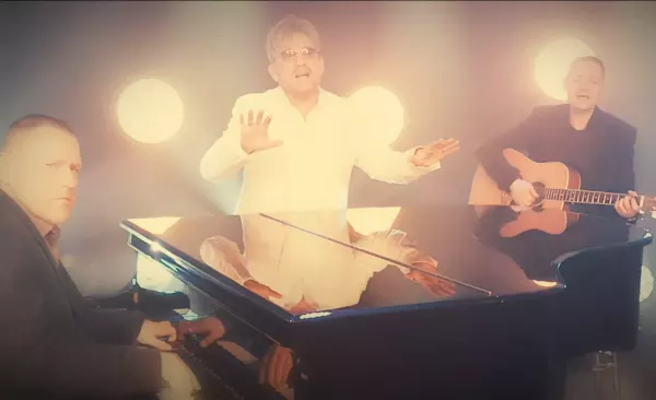 „Biały anioł„ grupa Top One z nową produkcją! Fani: „Świetnie, niczym magiczna podróż do lat 90-tych„