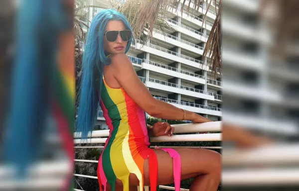 Bikini Agbe świeci w słońcu i niemal znika. Piosenkarka disco polo pokazała swoje smukłe ciało nad morzem