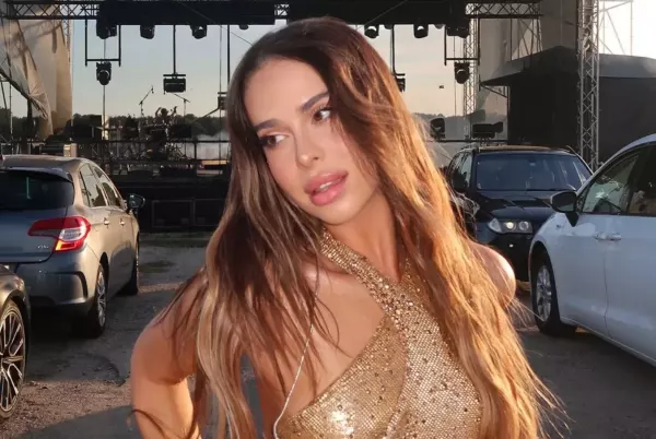 Była na EUROWIZJI. Blanka śpiewa największy HIT disco polo! Nagranie z samolotu podbija INTERNET | VIDEO

