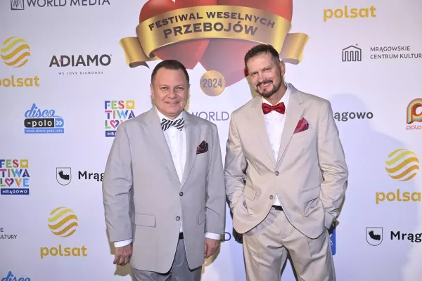 Classic podbija Festiwal Weselnych Przebojów w Mrągowie! Zobacz występ na żywo w utworze pt. „Chciałbym Ci powiedzieć„ | VIDEO
