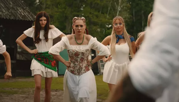 Cola prezentuje nowość „Królowa Wsi” – premiera piosenki! To strzał w dziesiątkę?! 