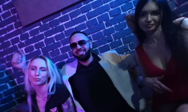Cookie Kris, EsEs i Elshiwo łączą siły. Ich pierwszy kawałek już rozbija YouTube na kawałki