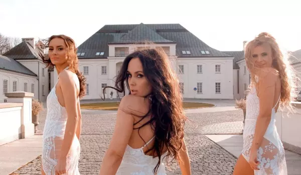 Trzy piękne wokalistki disco polo podbijają rynek muzyczny! Gwiazdy zespołu Szpilki cieszą się zarobionym milionem! 