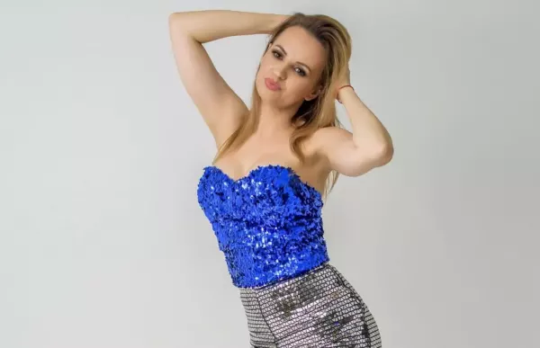 Czadowa Mamuśka - Zjawiskowa Karina Malinowska na nowych zdjęciach! Jest mega ponętnie!