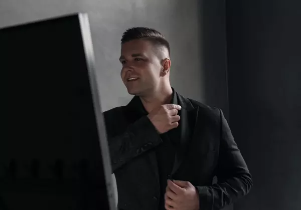 "Nie podawajcie jej żadnych danych ani pieniędzy". Bartosz Jagielski ostrzega przed oszustami.