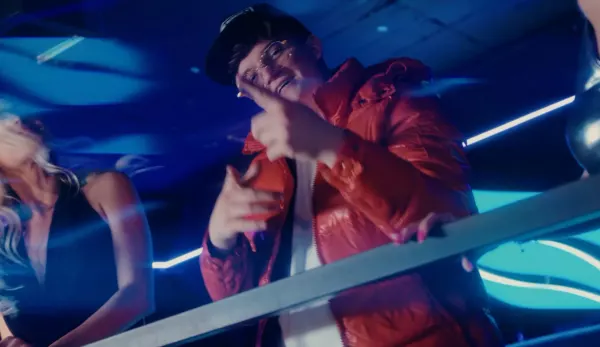 Czy w disco polo jest jeszcze wolność słowa? MAXone pyta po tym, jak musiał zmienić tytuł „Ona kręci dupką”
