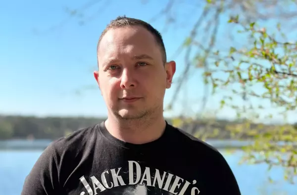 Daniel Magical nagrał emocjonalną piosenkę w stylu disco polo! Czy „Maju maj„ to diss w kierunku Nikoli?