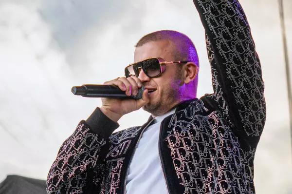 Dawid Narożny wydał 300 tysięcy złotych na teledyski i nic się nie ruszyło. Wokalista disco polo wskazał swój błąd