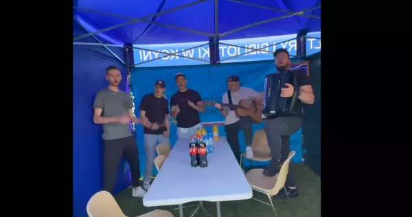DiscoBoys w garderobie chwycili za gitarę i akordeon. Tak zaczynają sezon plenerowy 2026