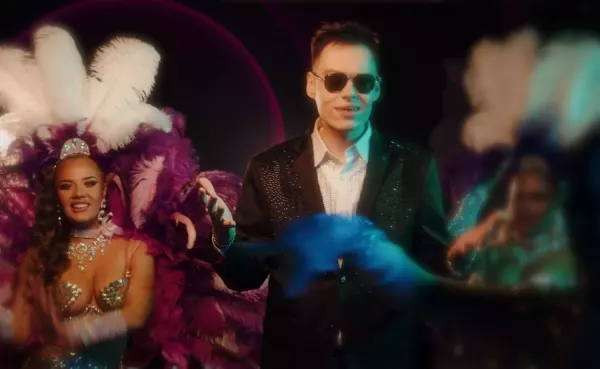 DiscoPrince podbija serca fanów! Nowy teledysk disco polo osiąga ogromny sukces
