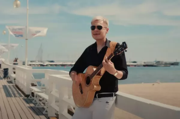 DiscoPrince wraca z hitem „Nie wiem nic„! Teledysk w stylu lat 90. podbija rynek disco polo! Fani „prawdziwy hit lata„

