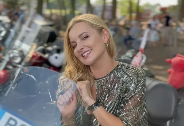 Dorota Gwiazdowska wsiadła na motor i zaszalała do hitu „Oj wymasuj mnie Romanie"