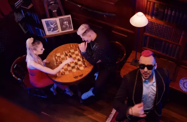 „Dzisiejsza noc” święci triumfy! DiscoBoys i Bartii z ogromnym