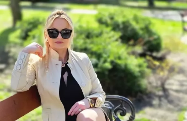Ela Kliś pokazała nowe zdjęcia. Długie nogi i stylizacja robią największe wrażenie