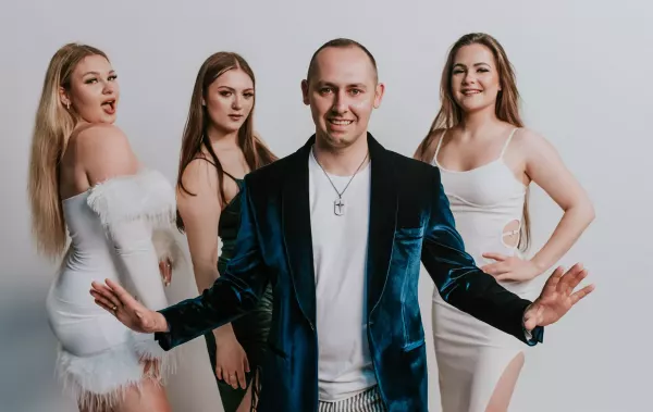 Rozłam w zespole disco polo! Poszło o wizje i poglądy. Co dalej z grupą i prawami autorskimi?! Mamy komentarz gwiazd! 