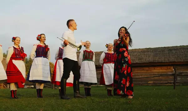 Fox Folk z nowym hitem „Śliczne Dołeczki” – fani disco polo zachwyceni!
