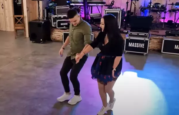 Genialna premiera od zespołu Massive pt. „Dlaczego Ty mi w głowie zawróciłaś„ oraz cudowny taniec! Zobaczcie nagranie!