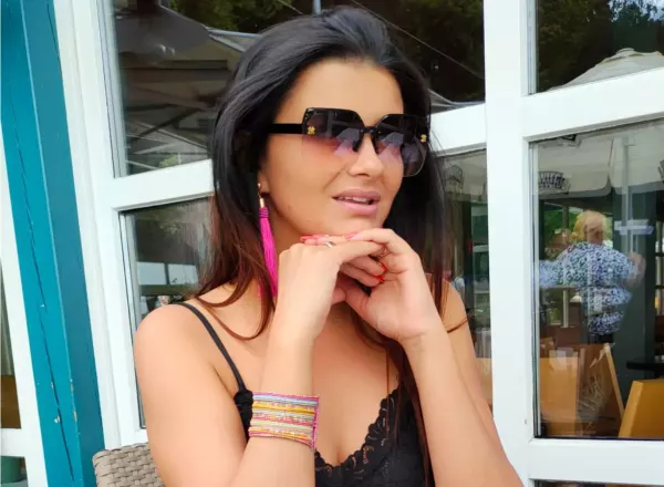 Głęboki dekolt gwiazdy disco polo! Aneta Iness Działak wie jak rozbudzić zmysły [Zdjęcia]