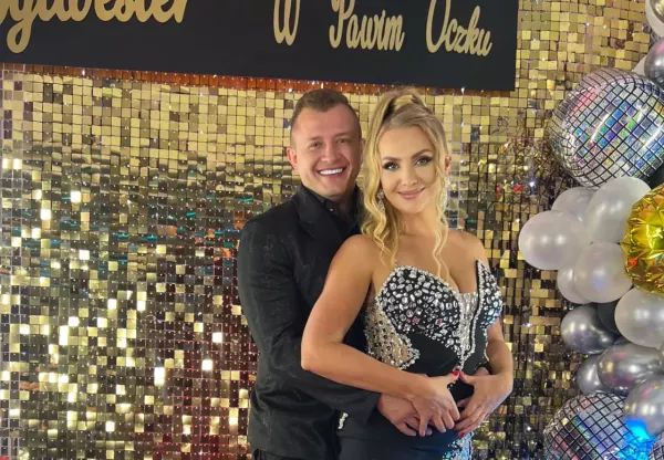 Głęboki dekolt gwiazdy disco polo! Joanna Narożna z Pięknych i Młodych olśniewa sylwestrowym wyglądem!