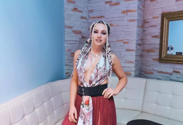 Głęboki dekolt gwiazdy disco polo! Sylwia Morcinek Weź nie pytaj - zaskakuje stylizacją w klubie!