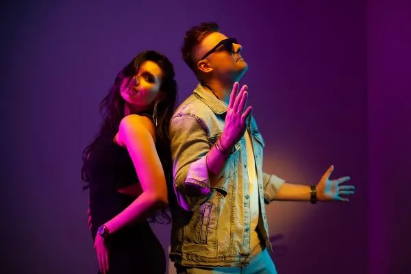 Gorąca nowość disco polo! Golden Eye i premiera pt. ”Na ziemi raj”: Podróż przez życie i miłość