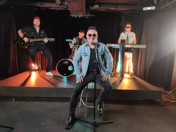Gorąca premiera: Arek Braxton w nowej wersji hitu „Mówili na nią słońce”!