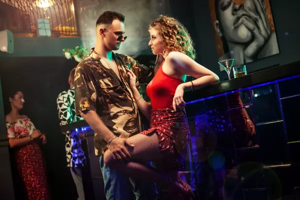Gorąca premiera! Ben Vito odkrywa prawdziwe znaczenie miłości w swoim najnowszym przeboju „Hey Baby„