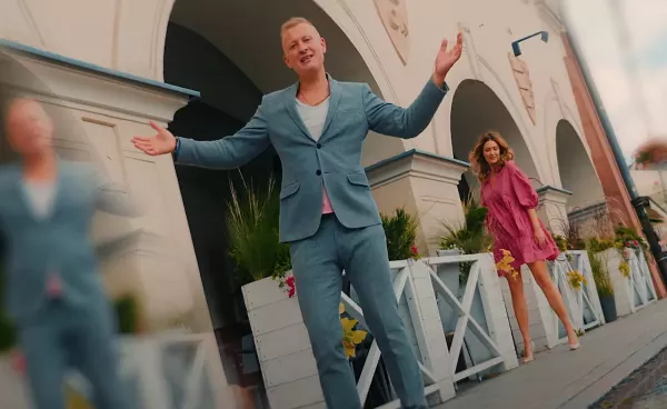 Gwiazdor disco polo zaskoczył osobistą premierą ”Zacałowani”! Artysta 4ever wystosował wyjątkowy wpis! VIDEO 