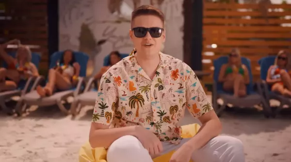 Gorąca premiera Maćka Kasprzyka. „Wakacyjny Cmok" to nowa piosenka disco polo prosto na wakacje