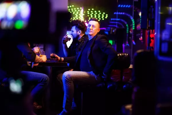 Powrót do korzeni! Gorąca premiera w branży disco polo Impuls pt. „Całuj mnie tak„! 