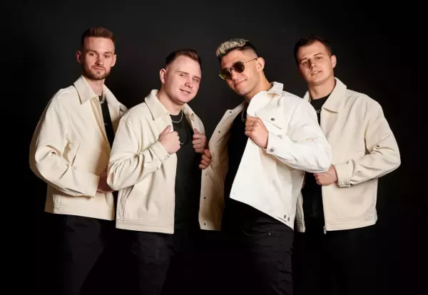 Gorąca wiadomość od DiscoBoys! Kamil Kossakowski szykuje premierę w duecie