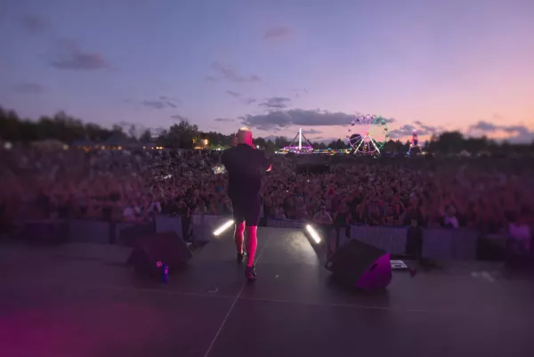 Gorzów oszalał na punkcie Dawida Narożnego! „Ona działa na mnie jak" i morze ludzi pod sceną