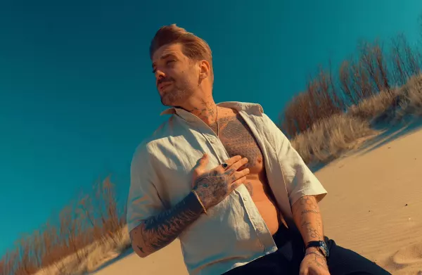 Gwiazda Love Island i finalistka Disco Star w jednej piosence. „Moja Cisza" Bajorka i Vel Evel rozkłada na łopatki