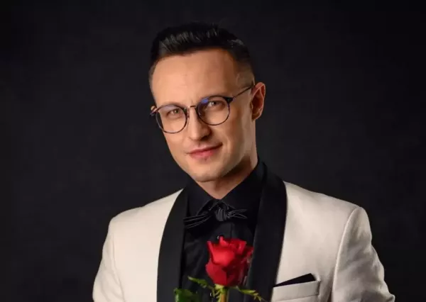 Gwiazdor disco polo Jakub Urbański upamiętnia śmierć Jana Pawła II w wyjątkowy sposób! Co zrobił? | VIDEO