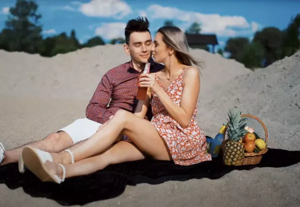 Wokalista disco polo w duecie z popularnym YouTuberem! Ta piosenka podbije listy przebojów?! Internauci już komentują! 