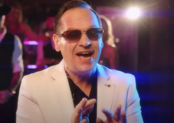 Gwiazdor disco polo to mistrz pianin i fortepianów! Nie uwierzycie czym się zajmuje