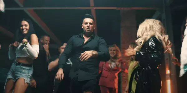 HIT disco polo, który wstrząśnie internetem! Zobaczcie nowość Extazy pt. „Golas„! W teledysku wystapiła m.in. Nikola Magical, czy Alan Kwieciński!