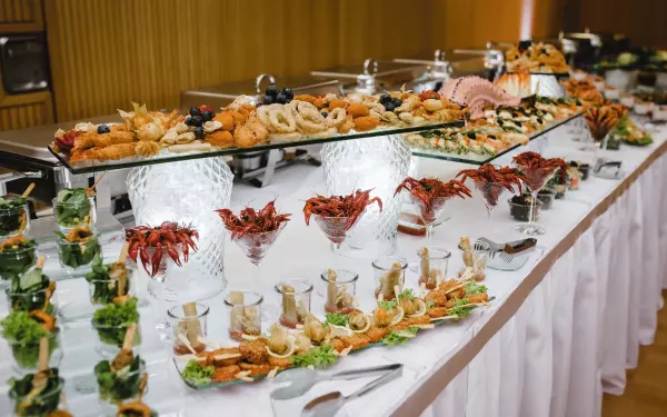 Ile do koperty na wesele? Jak wybrać odpowiednią kwotę prezentu dla pary młodej w 2023 roku?