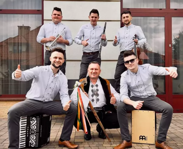Kapela Roy wzbudza zachwyt swoim góralskim hitem „Maryśka„! | VIDEO