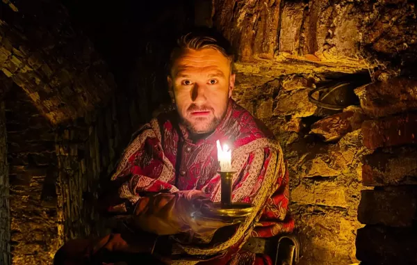 Karol Zawrotniak jako czarodziej miłości! Zespół Defis z nowością pt. "Zaczaruję"
