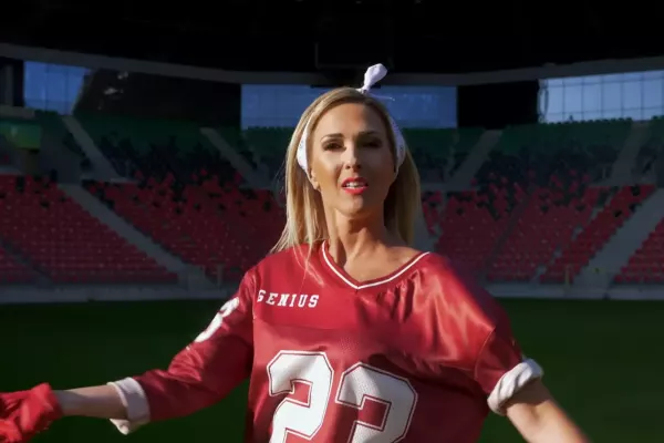 Kasia Malżycka zrealizowała nowy teledysk „Hej Ty” na Stadionie Miejskim w Tychach