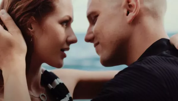 Kenzo odkrywa nowe oblicze Disco Polo: „Lazurowe oczy„ na topie!