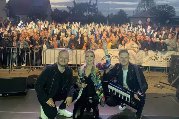 Magda Narożna przerwała koncert grupy Piękni i Młodzi „nie da się tak pracować„ 