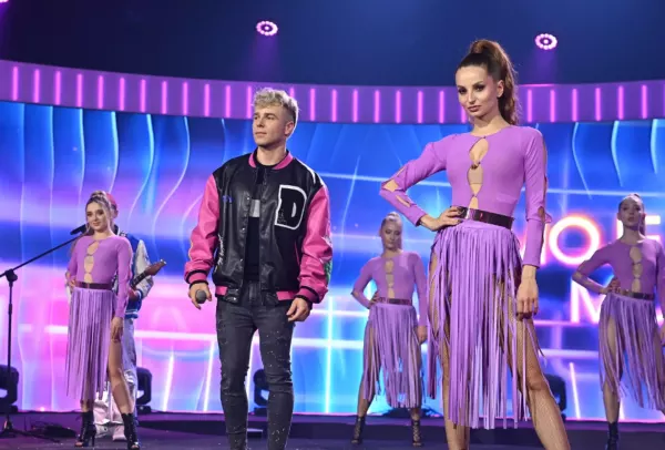 Konrad Skolim Skolimowski - Największa Gwiazda Muzyki Tanecznej! Zobacz Jego Niesamowite Występy w Programie ”Moje Disco Moje Wszystko”