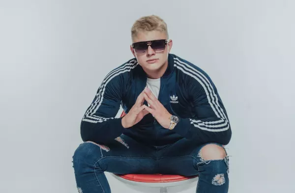 Kontrowersje wokół wokalisty disco polo! Kandyduje na radnego i wywołuje ogromne emocje!