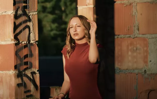 Lidia Kuźmyk prezentuje nowy utwór „Na zawsze razem” pełen emocji