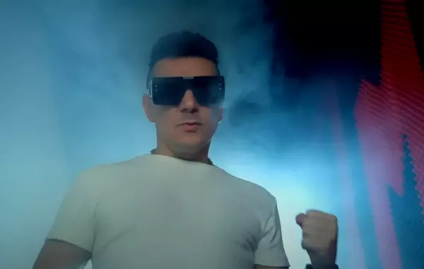 Loverboy i jego zimowy hit - „Lśnisz„ zdobywa YouTube!
