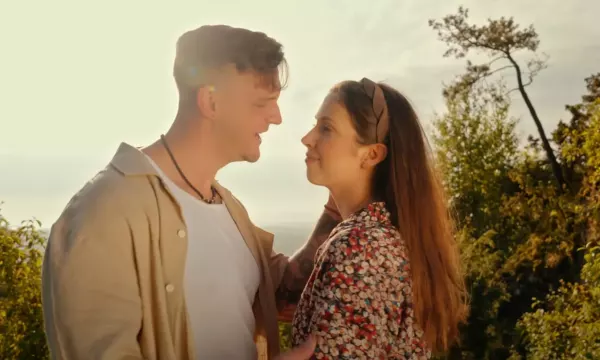 Maczo zaskakuje fanów: romantyczna ballada ”Moje Serce Tylko Dla Ciebie”! W teledysku wystąpiła jego żona! 